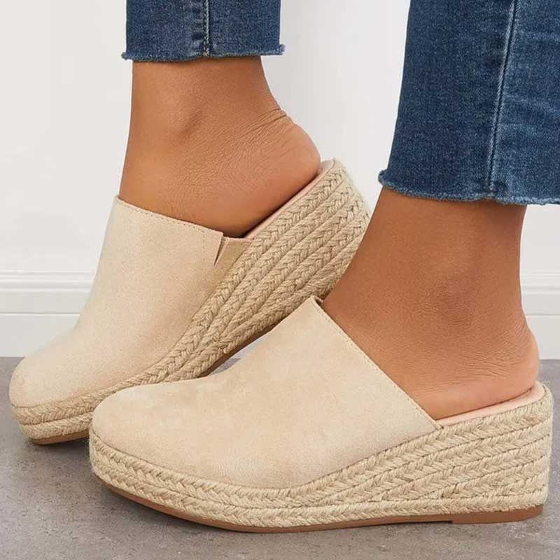 Boheme Mules con tacón cuña – La elegancia relajada del verano