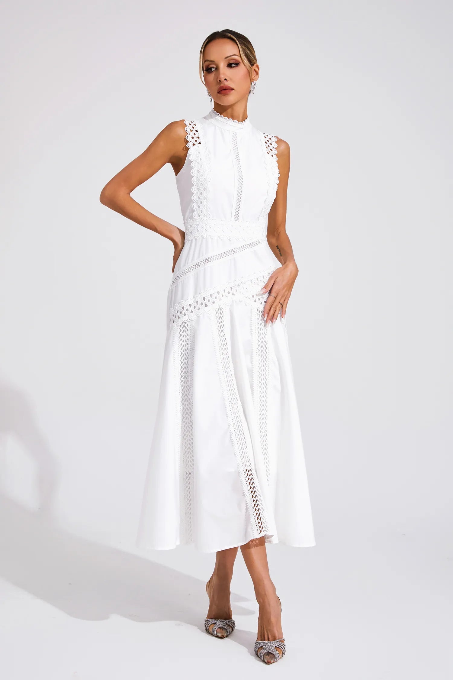 Vestido Midi de Renda com Painel Sem Mangas para Senhora