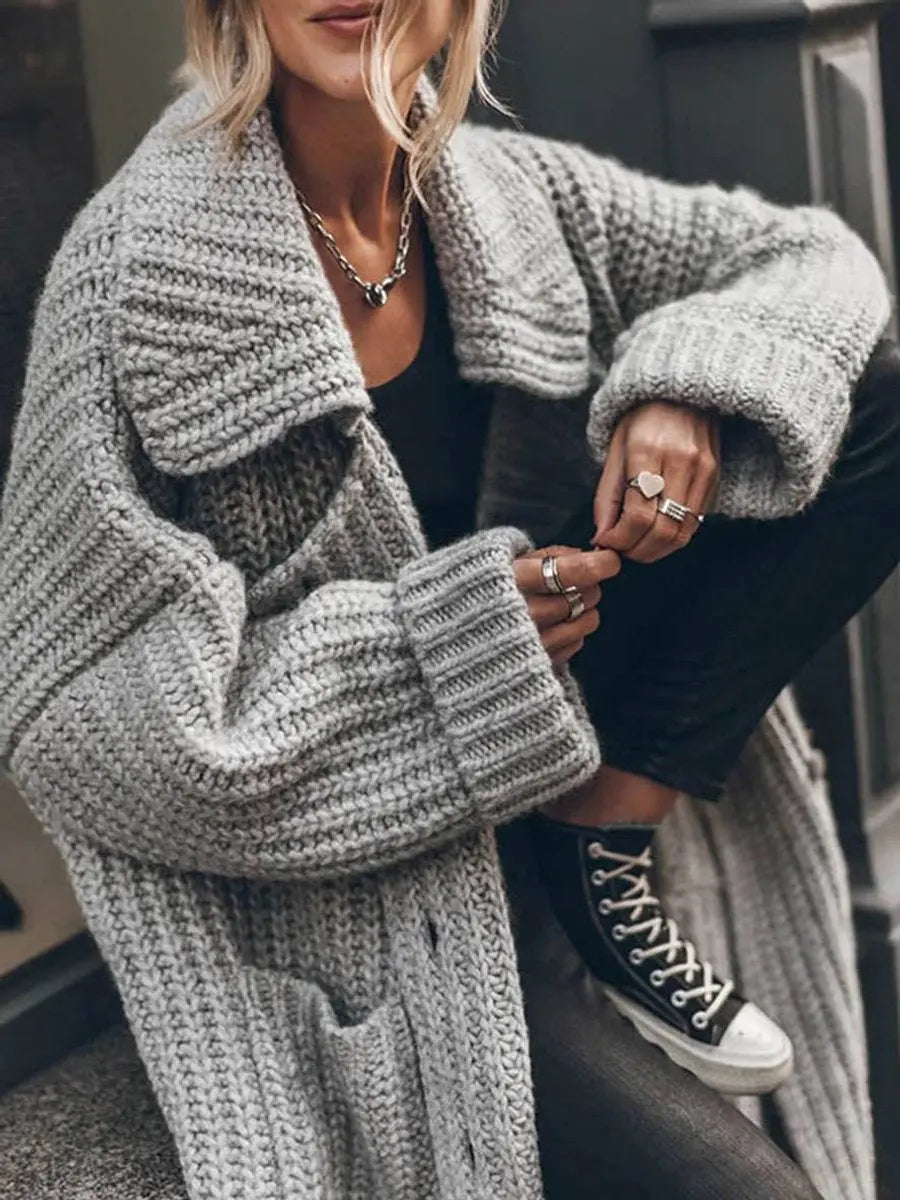 Oversized strikcardigan til kvinder med sjalskrave