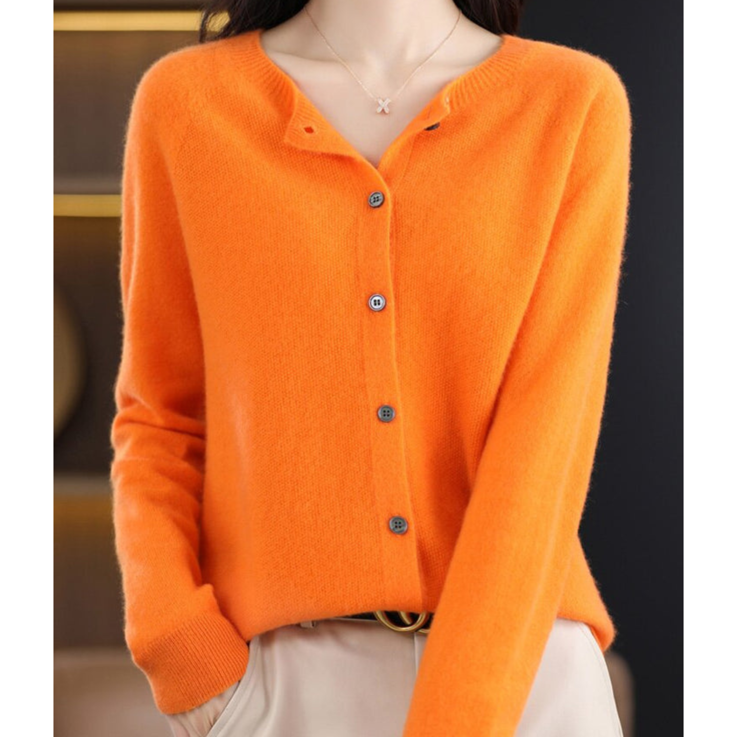 Lang Cashmere Cardigan til Kvinder med Knaplukning