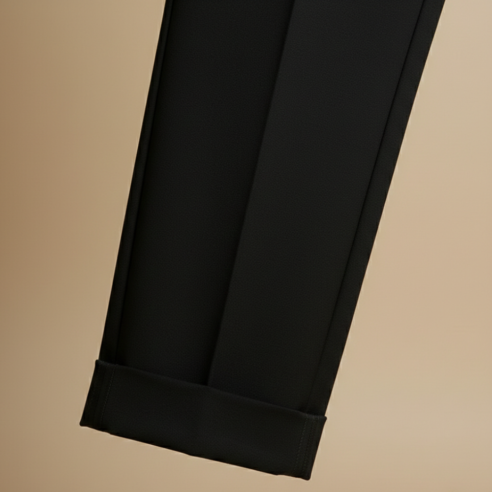 Men's pants with high waist and straight legs