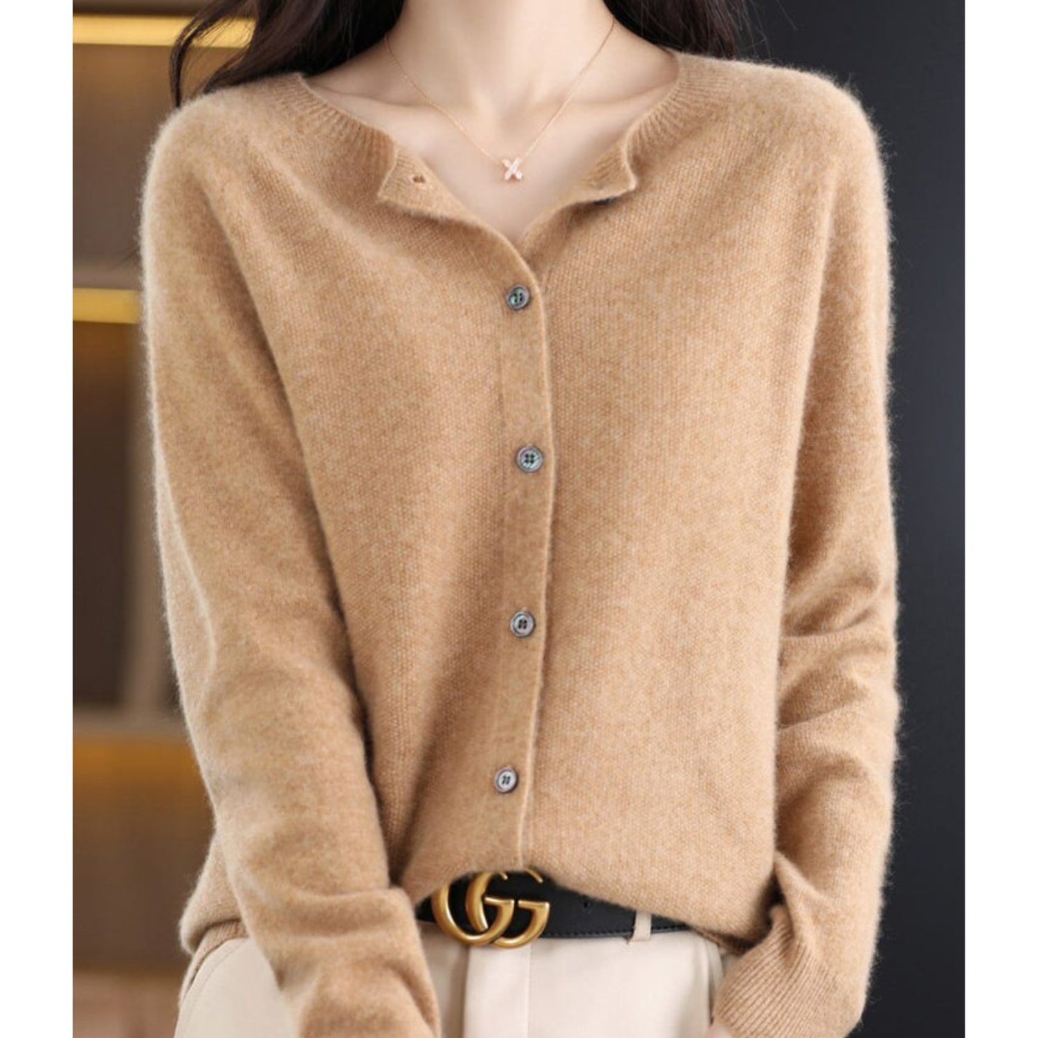 Lang Cashmere Cardigan til Kvinder med Knaplukning