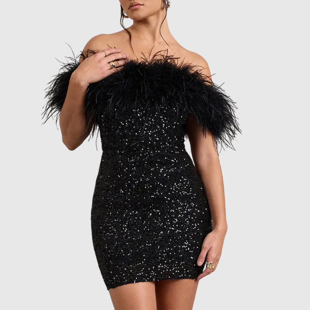 Glitterkjole med Off-Shoulder Halsudskæring og Fjerdetaljer