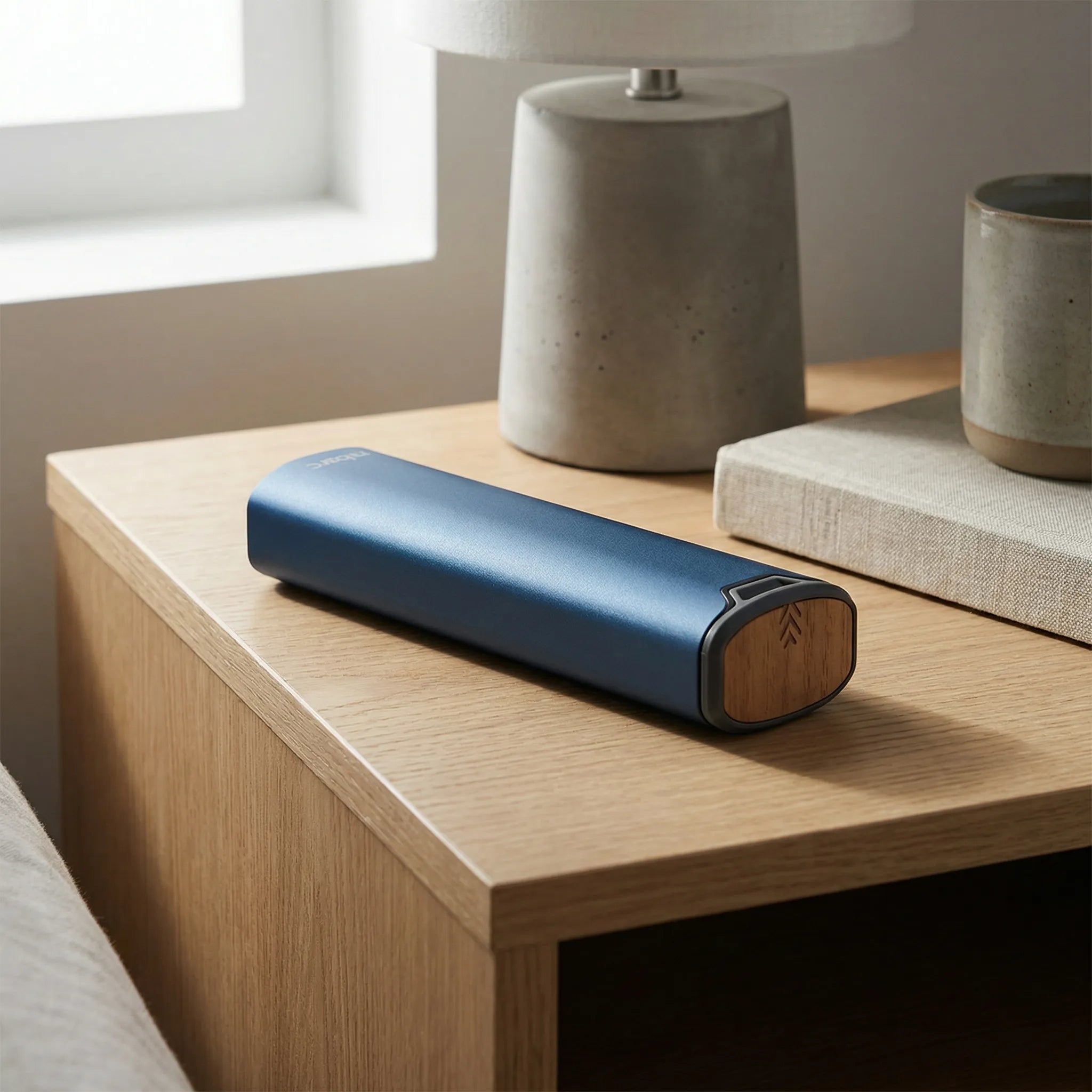 7-day pill organizer – Stylish organizer in aluminum and wood