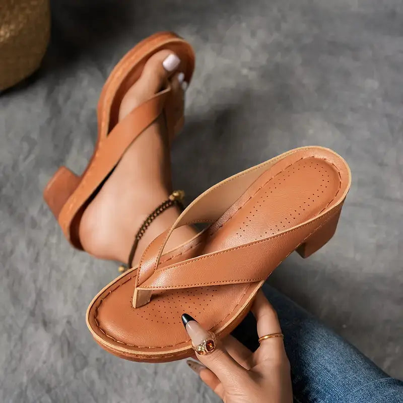 Abigail | Sandalias de tacón bloque con plantilla ergonómica - Diseño en cuero vegano