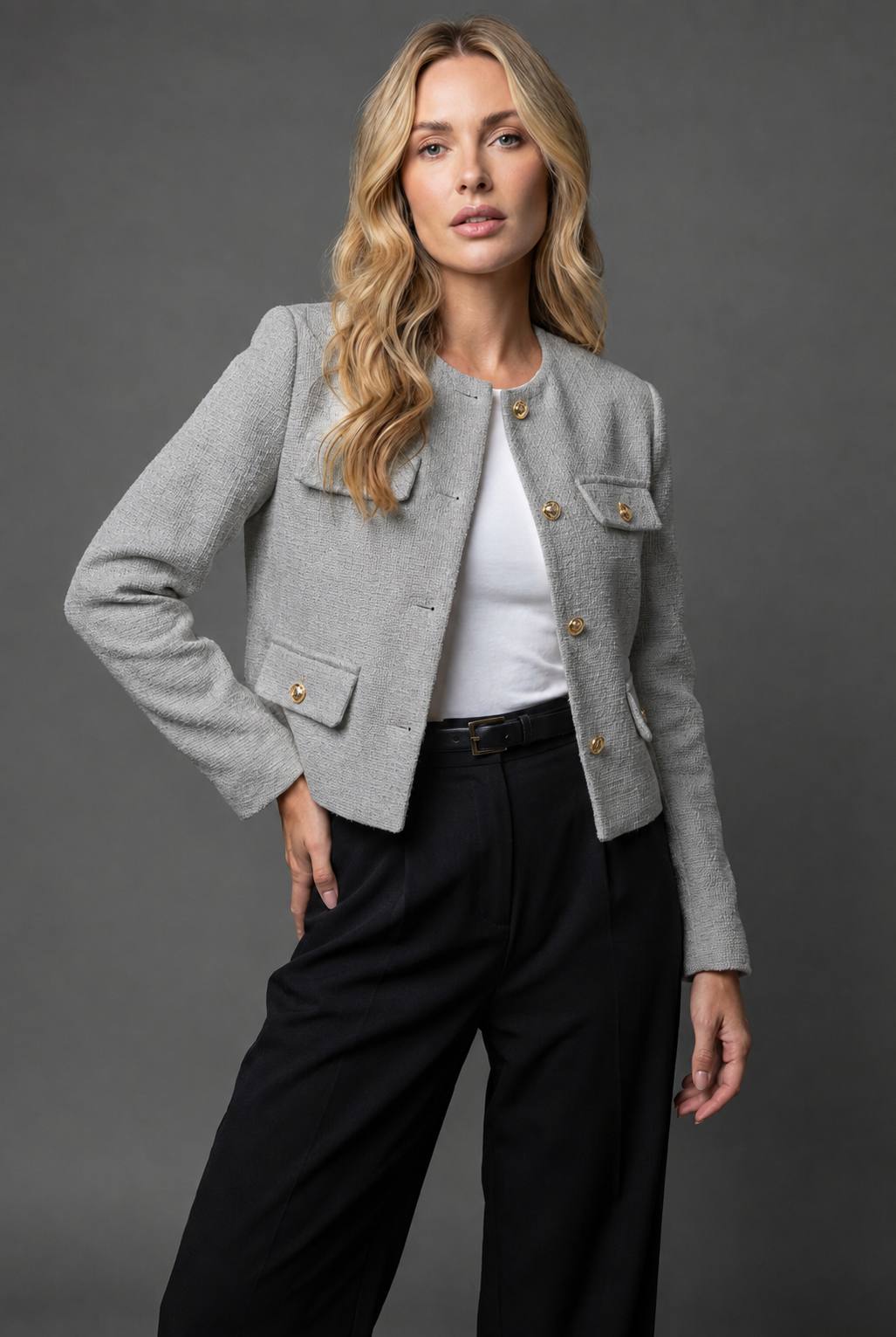 Kort Tweedblazer til Kvinder med Guldfarvede Knapper
