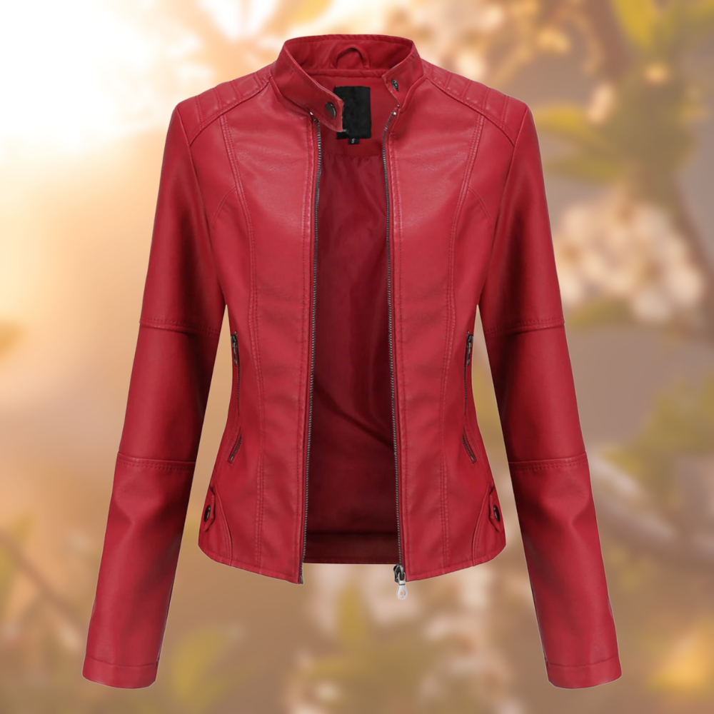 Chaqueta ajustada de cuero sintético: Elegancia audaz