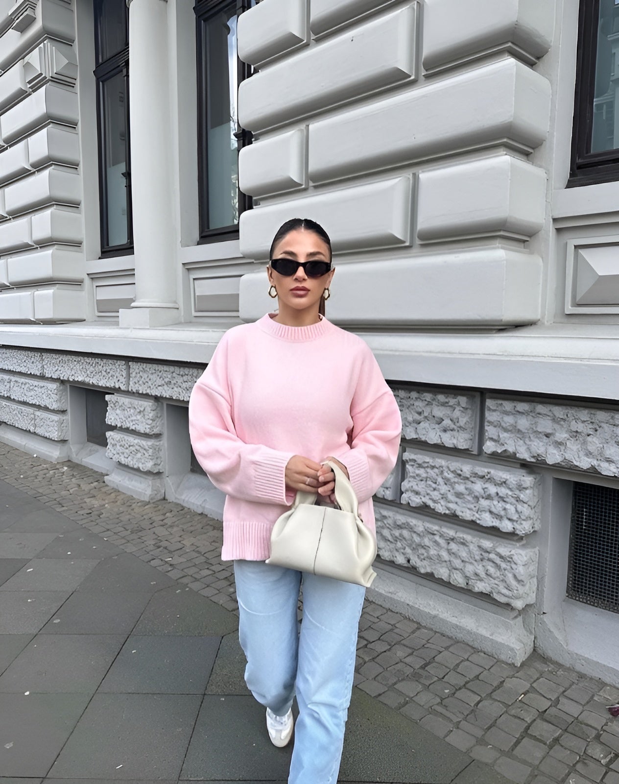 Blød Oversize Damepullover: Elegant og Afslappet Komfort