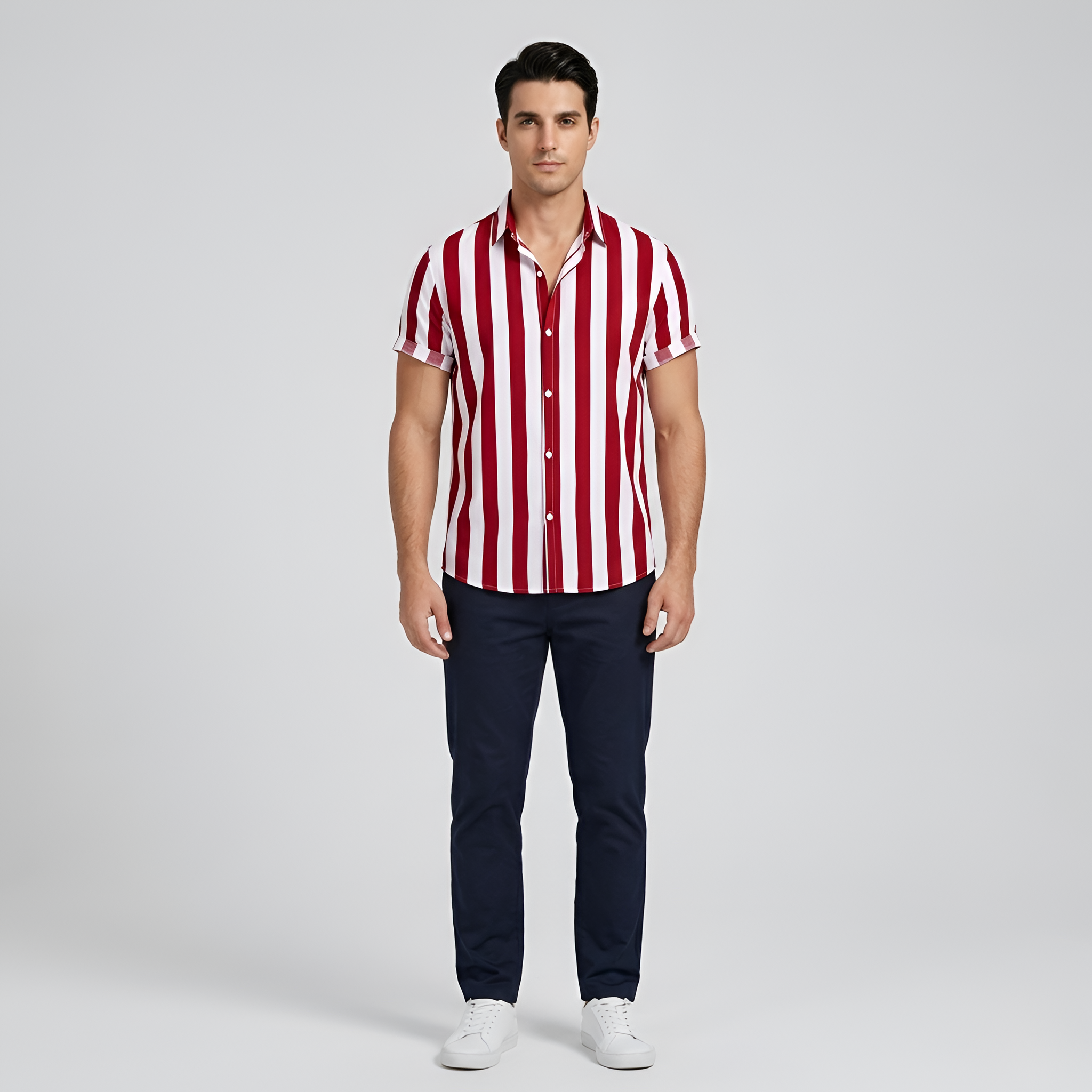 Camisa de homem de manga curta às riscas com colarinho e fecho de botões