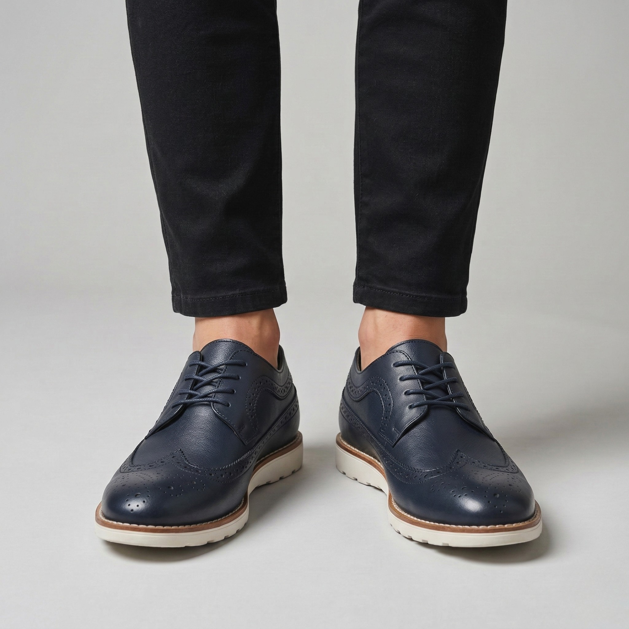 Herre læder brogue sko klassiske snøresko til mænd med dekorative perforeringer