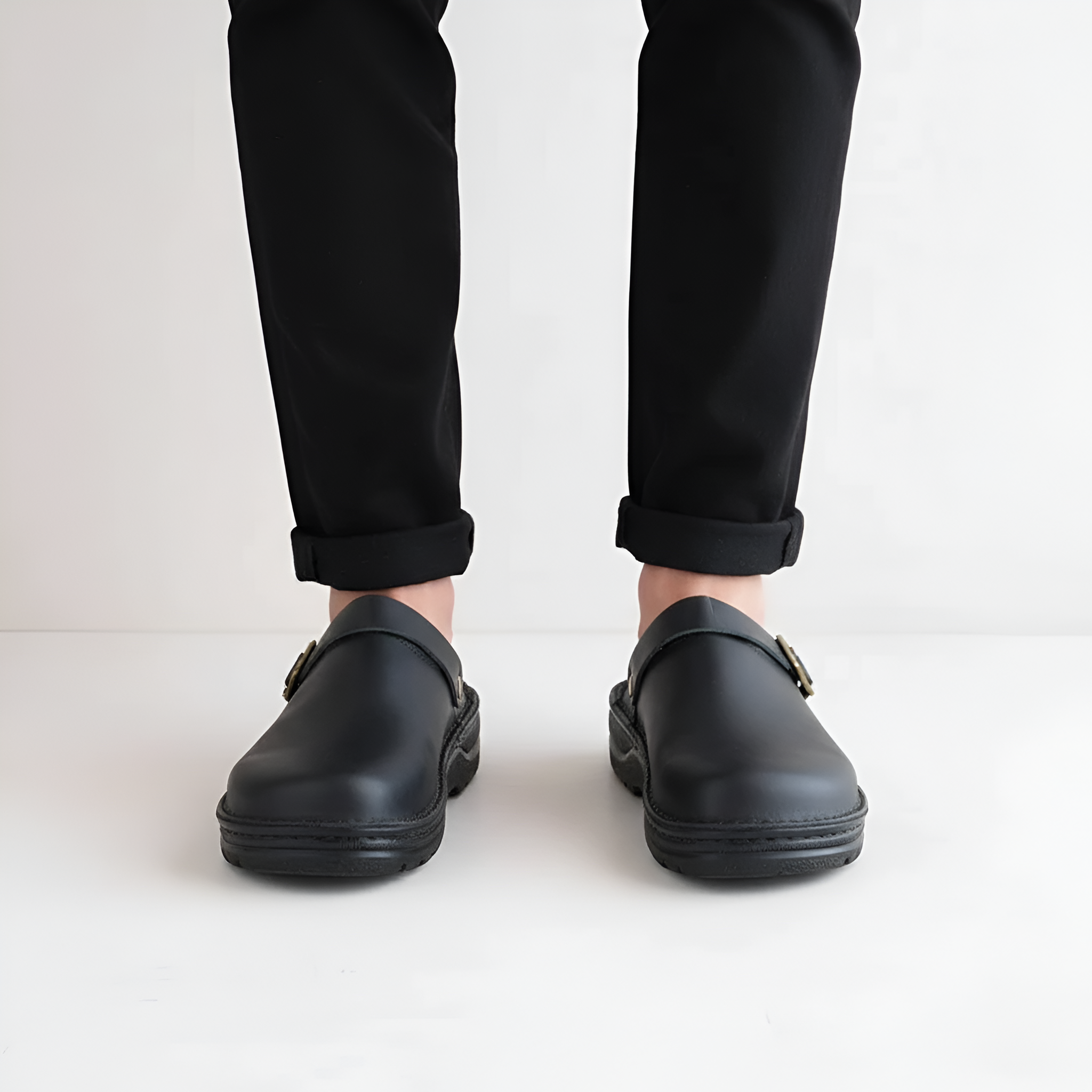 Bellivaro ανδρικά δερμάτινα κλογκς με ρυθμιζόμενο λουράκι