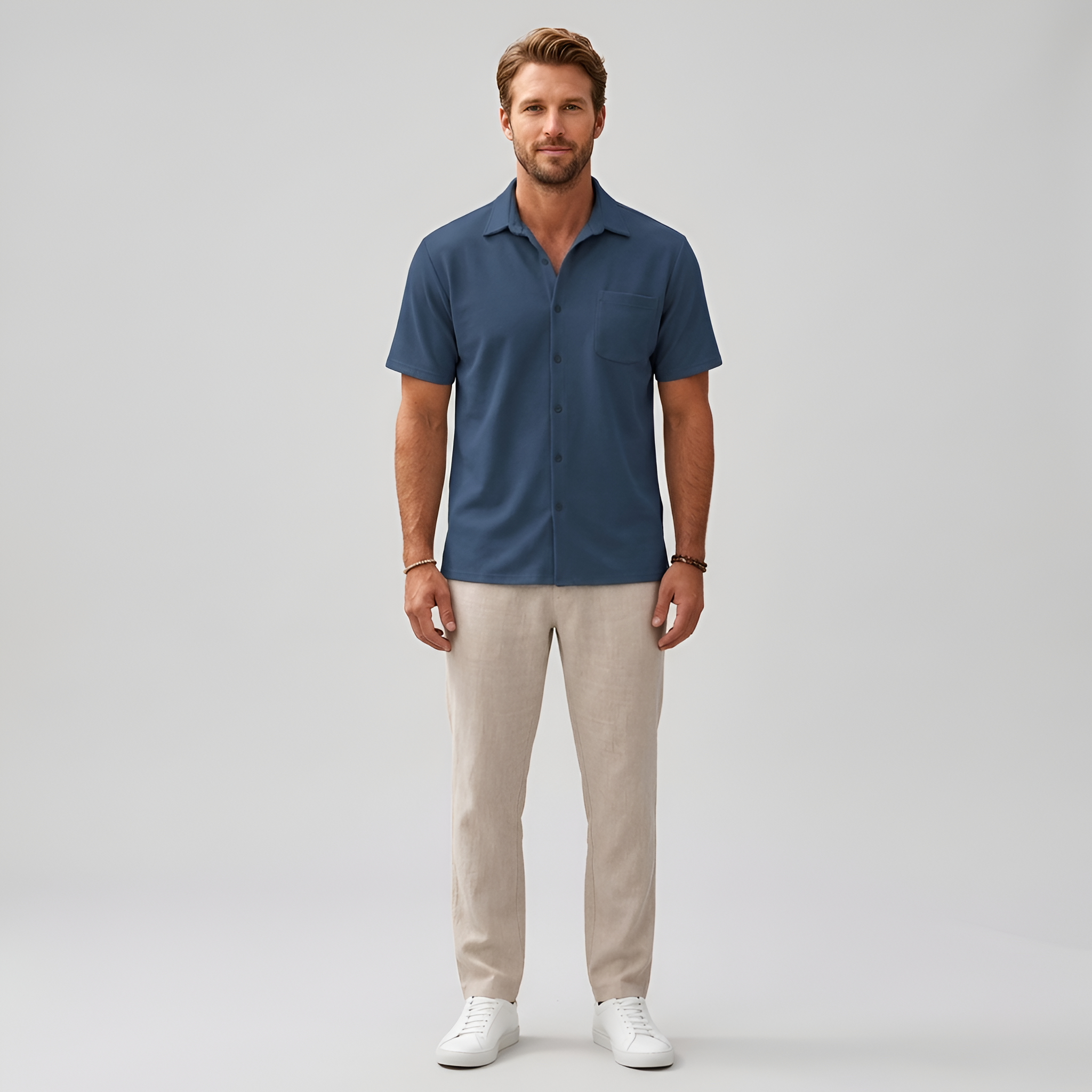 Camisa de hombre de manga corta en algodón con botones y bolsillo en el pecho, ajuste relajado
