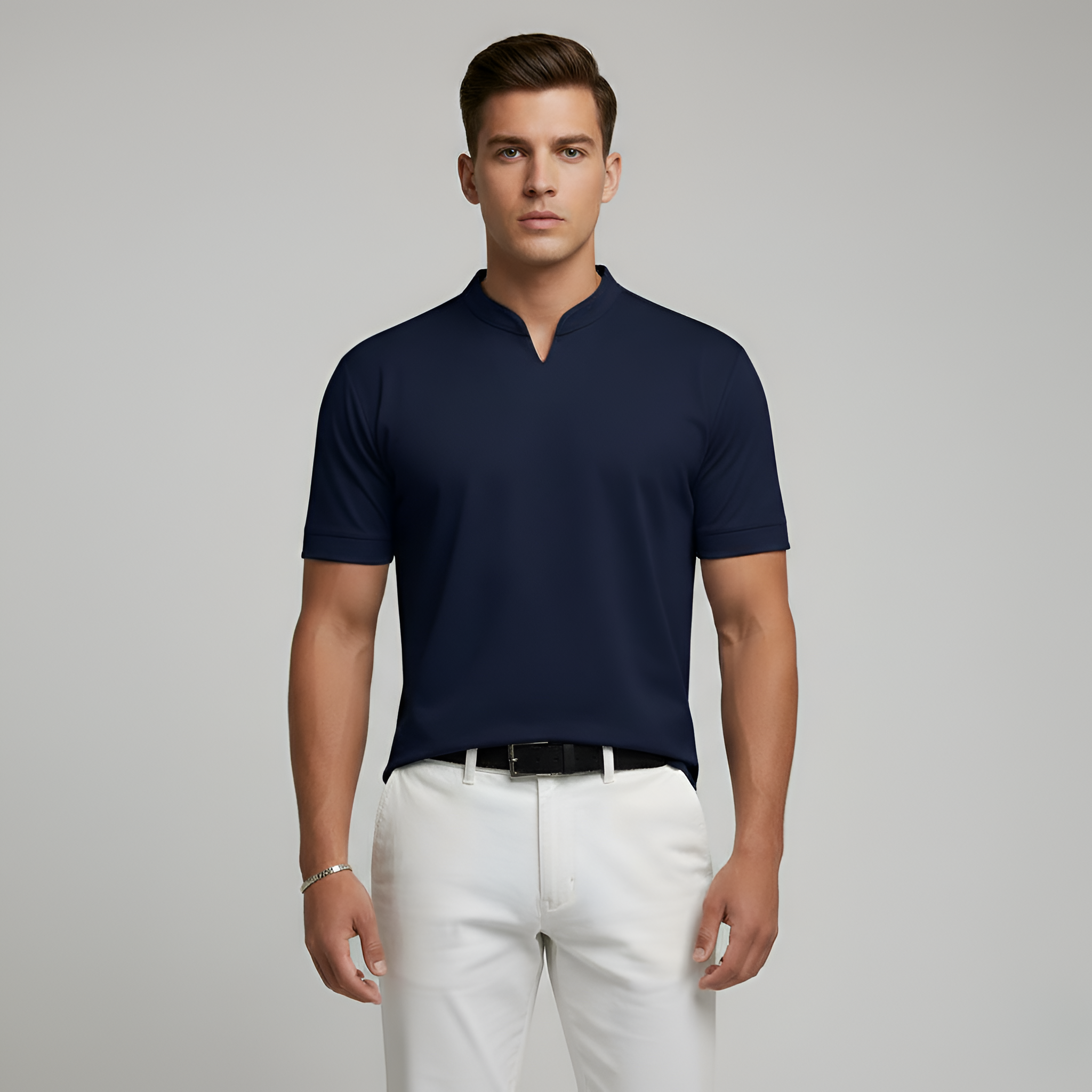 Herre T-shirt i bomuld med V-hals og brystlomme