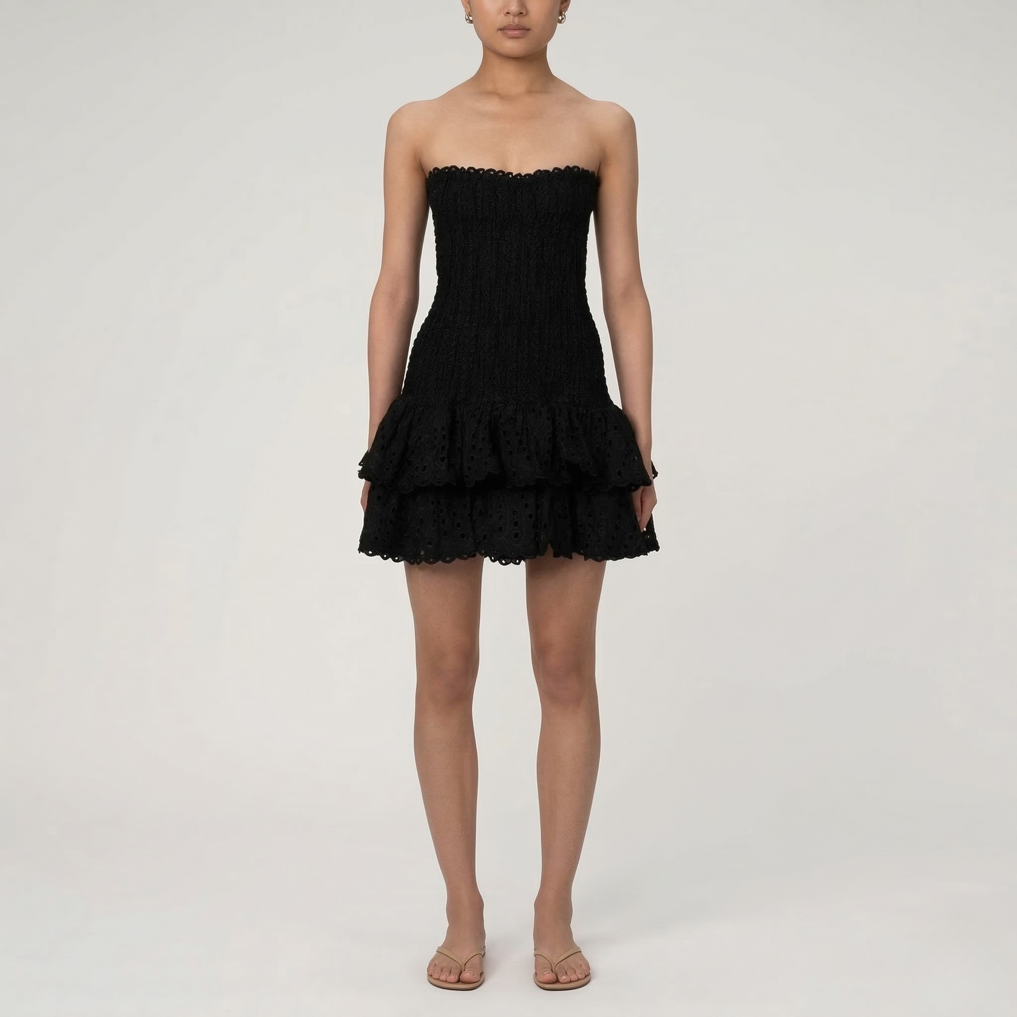 Vestito mini senza spalline da donna con smock e volant, elegante abito estivo