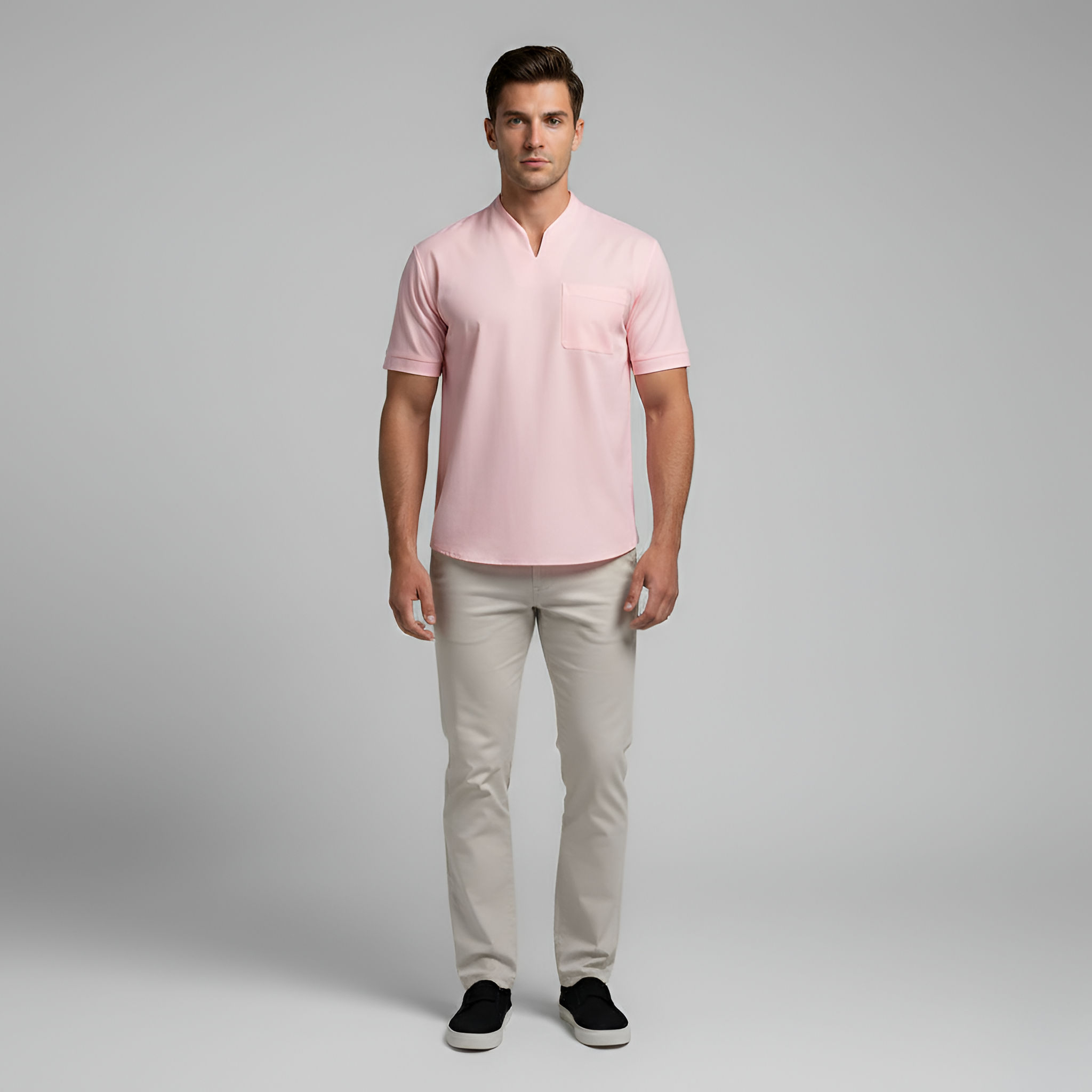 Herre T-shirt i bomuld med V-hals og brystlomme