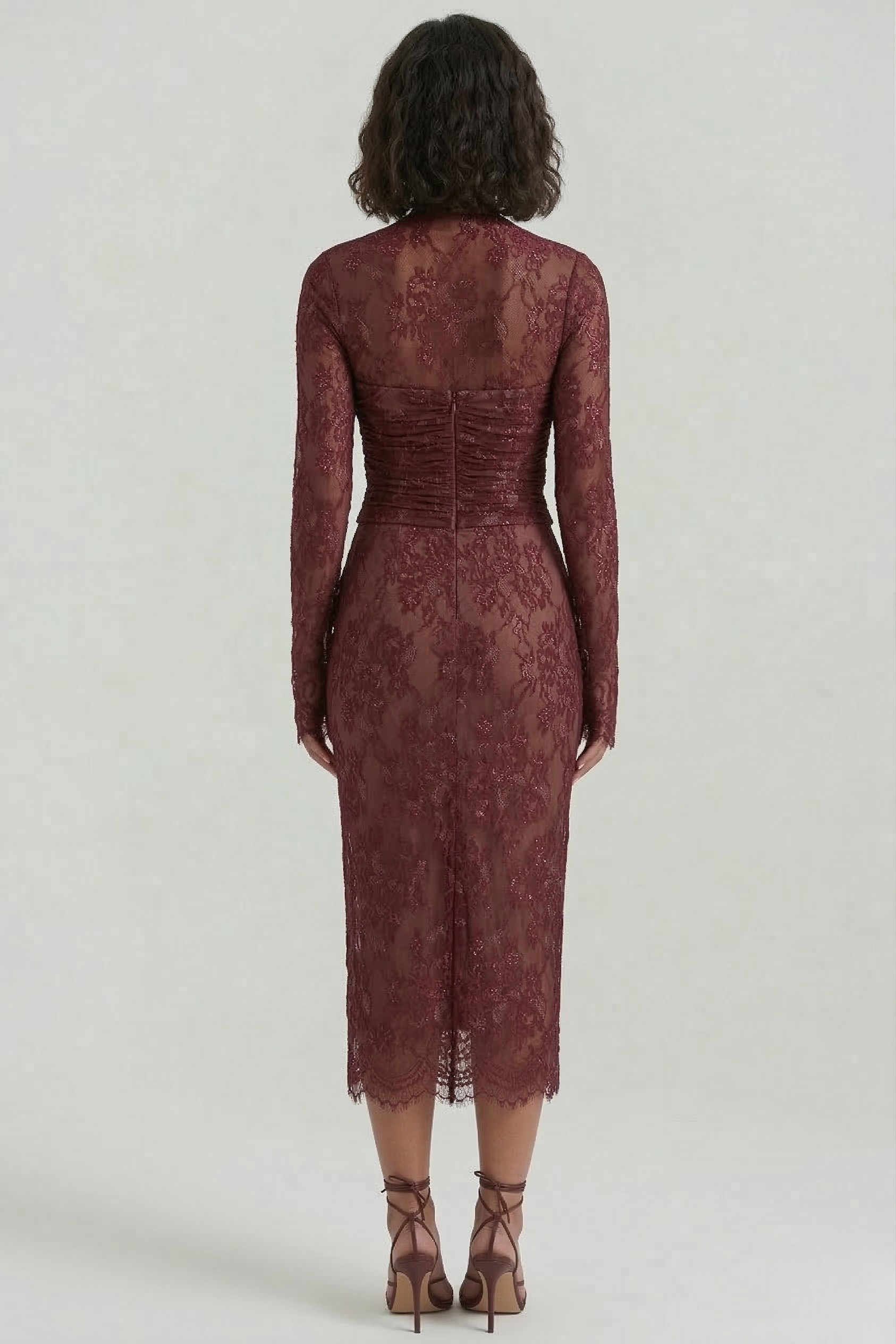 Dámské midi blondé šaty s dlouhými rukávy, přiléhavé elegantní společenské šaty