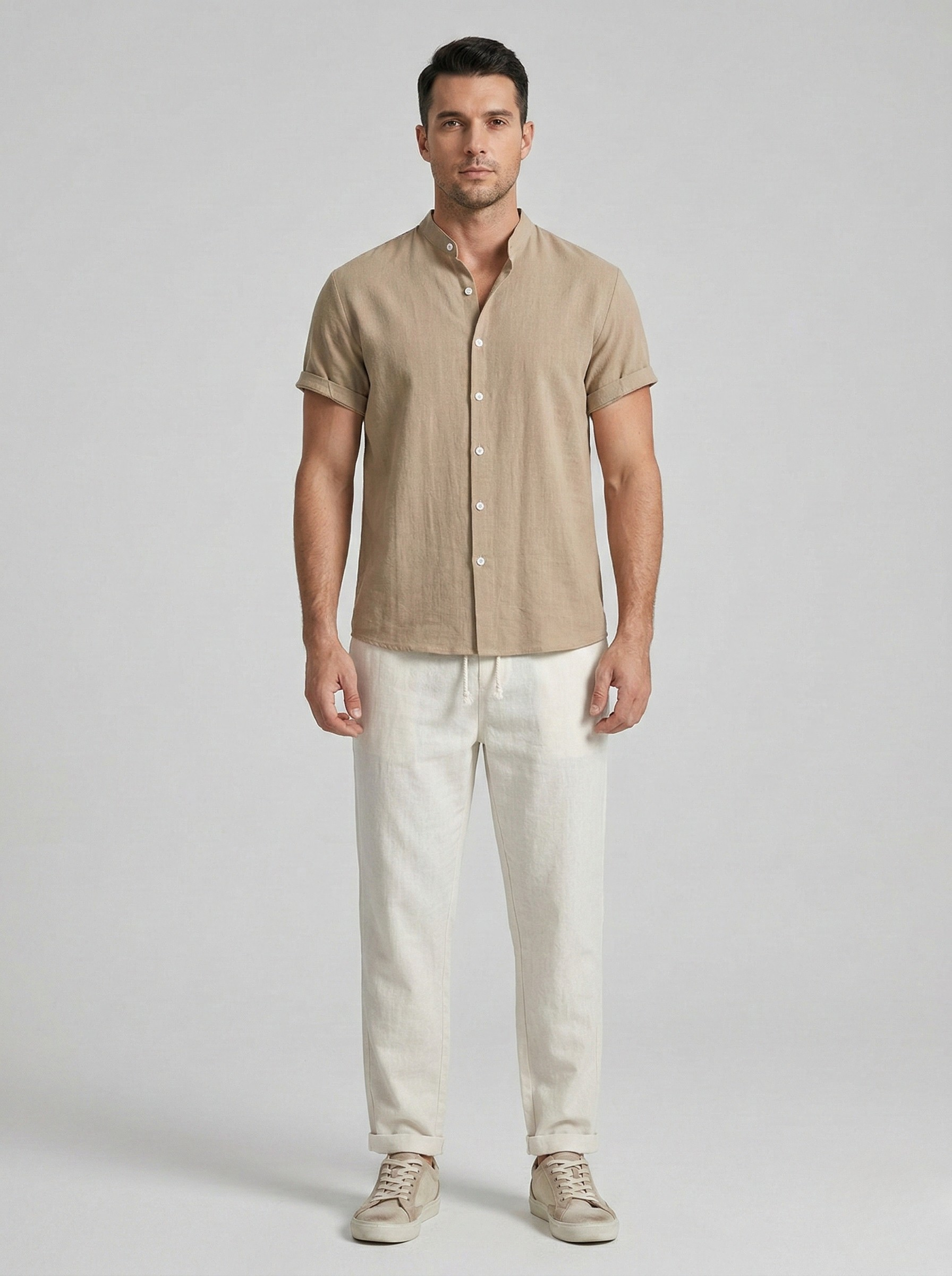 Herresæt med kortærmet skjorte og bukser i bomuld casual fit