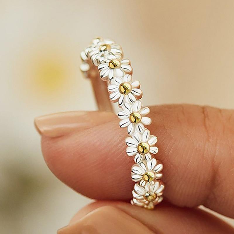 Anillo margarita ajustable de plata