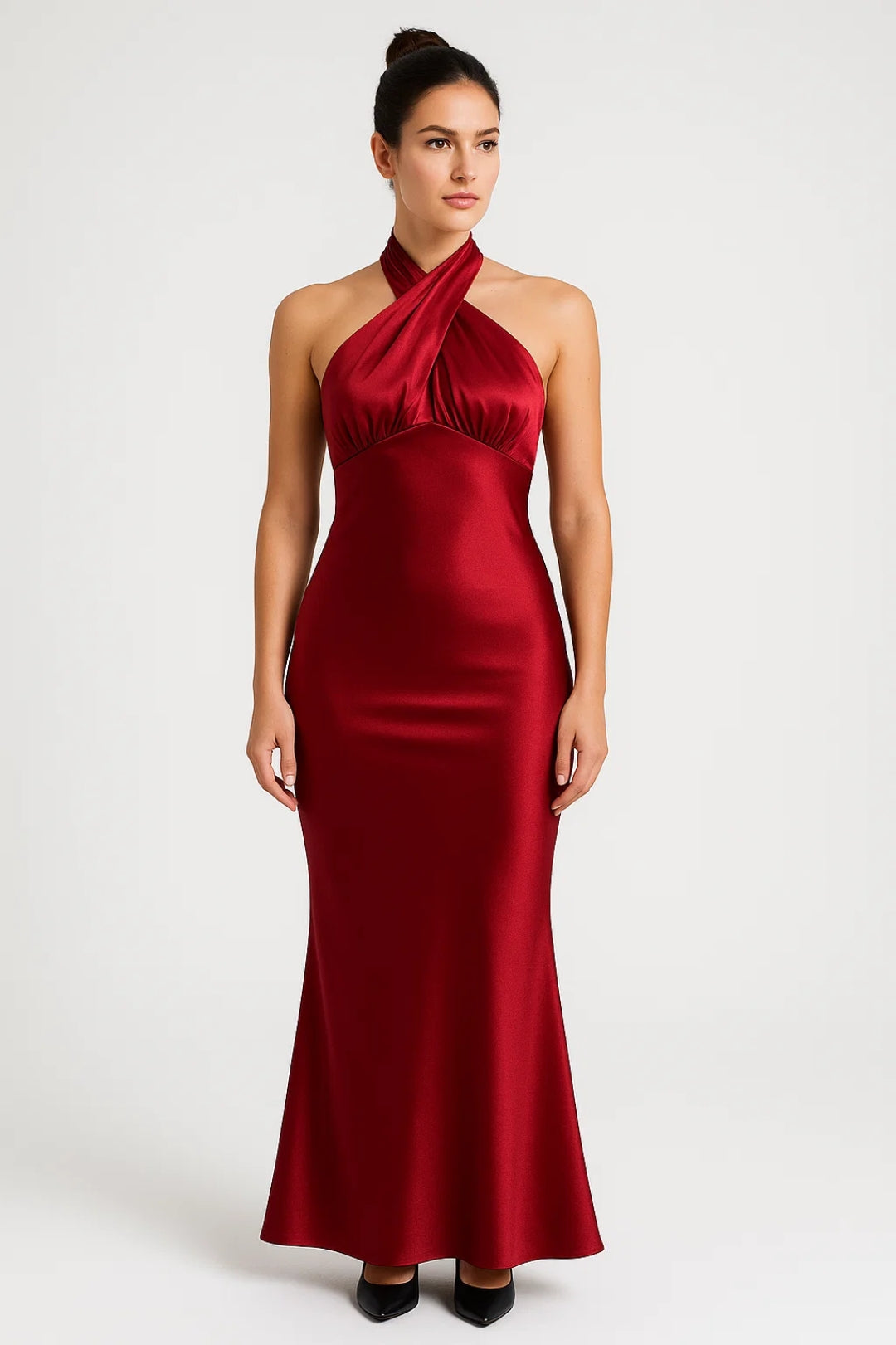 Vestido largo elegante con cuello halter