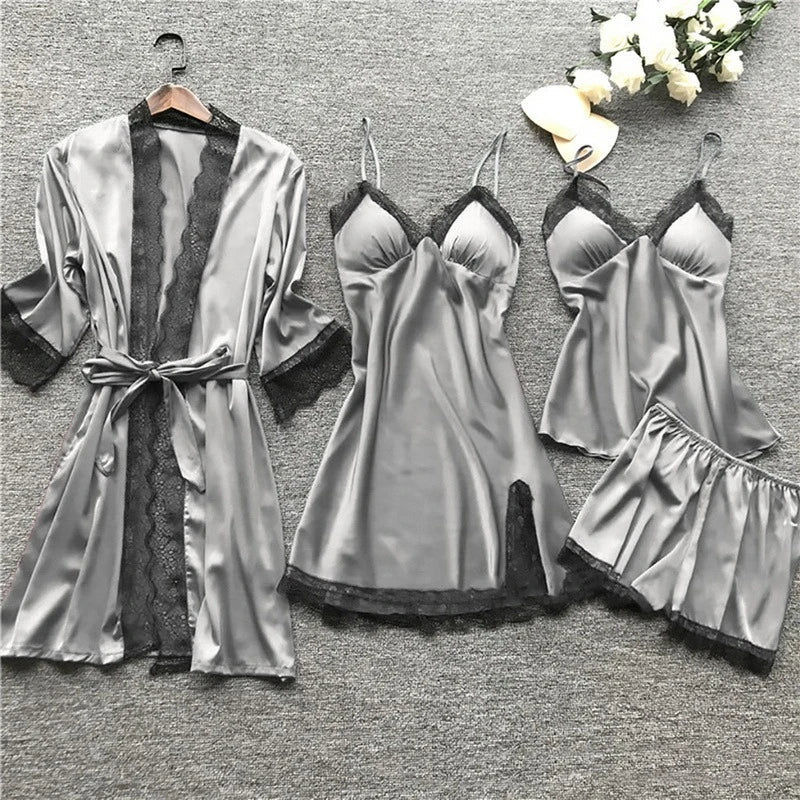 Satin Nattøjssæt til Kvinder | Kimono med Blondekant, Cami & Shorts
