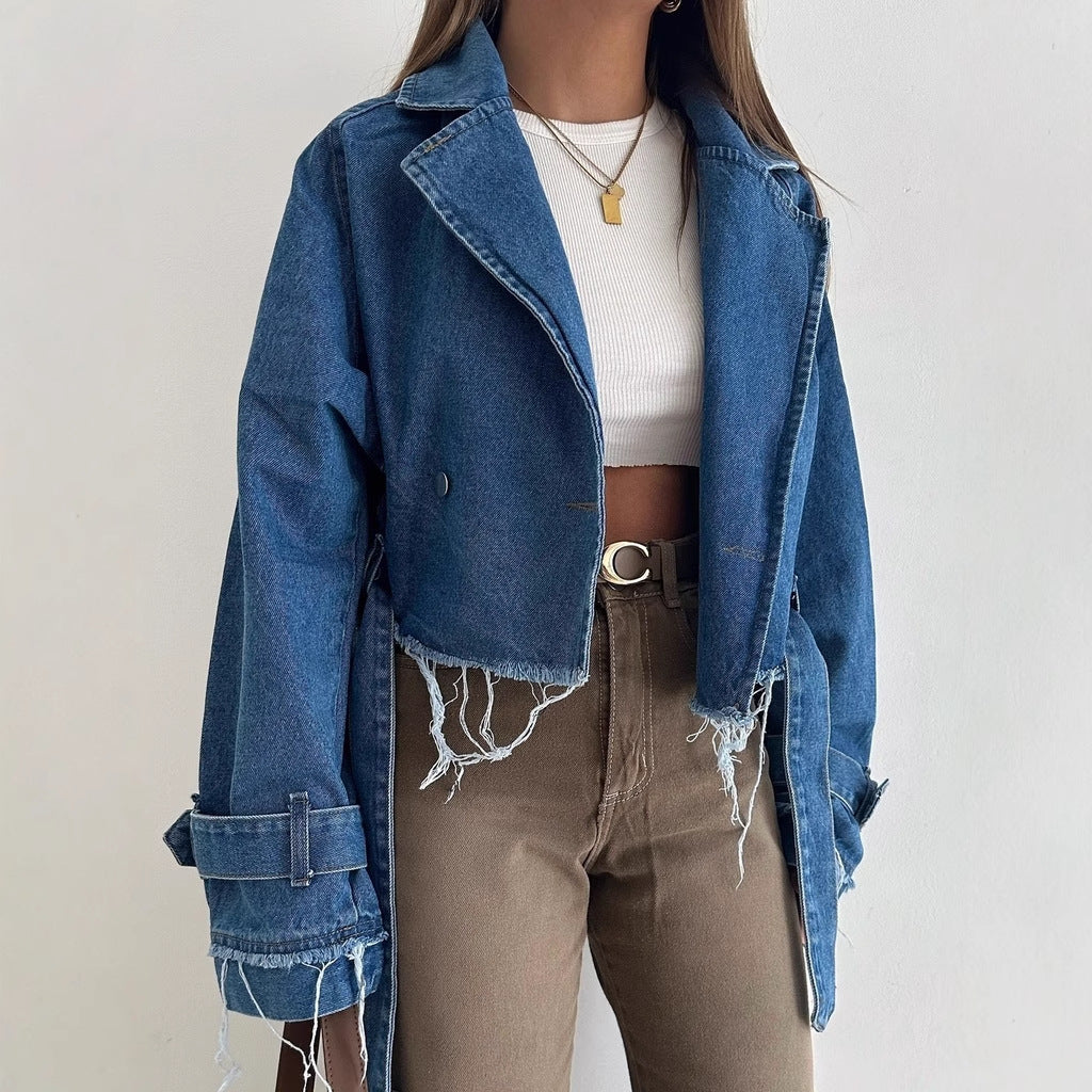 Cropped Denimjakke til Kvinder med Frynsede Kanter