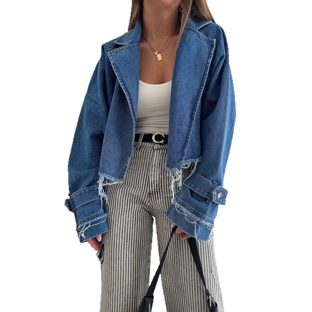 Cropped Denimjakke til Kvinder med Frynsede Kanter
