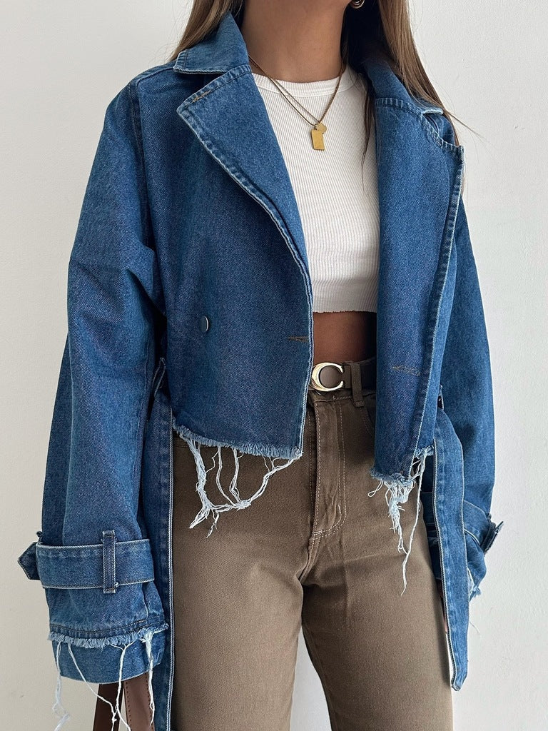 Cropped Denimjakke til Kvinder med Frynsede Kanter