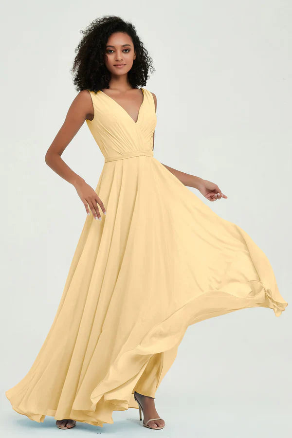 Vestido de festa elegante com decote em V