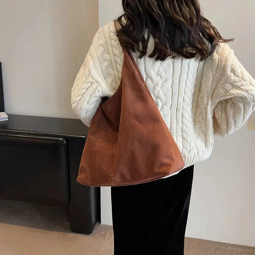 Minimalistisk Skuldertaske i Blødt Ruskind-Look | Rummelig Hobo Taske til Hverdag og Shopping | Letvægts Design med Rem