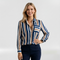 Relaxed shirt for women with stripes and long sleeves for everyday wear
