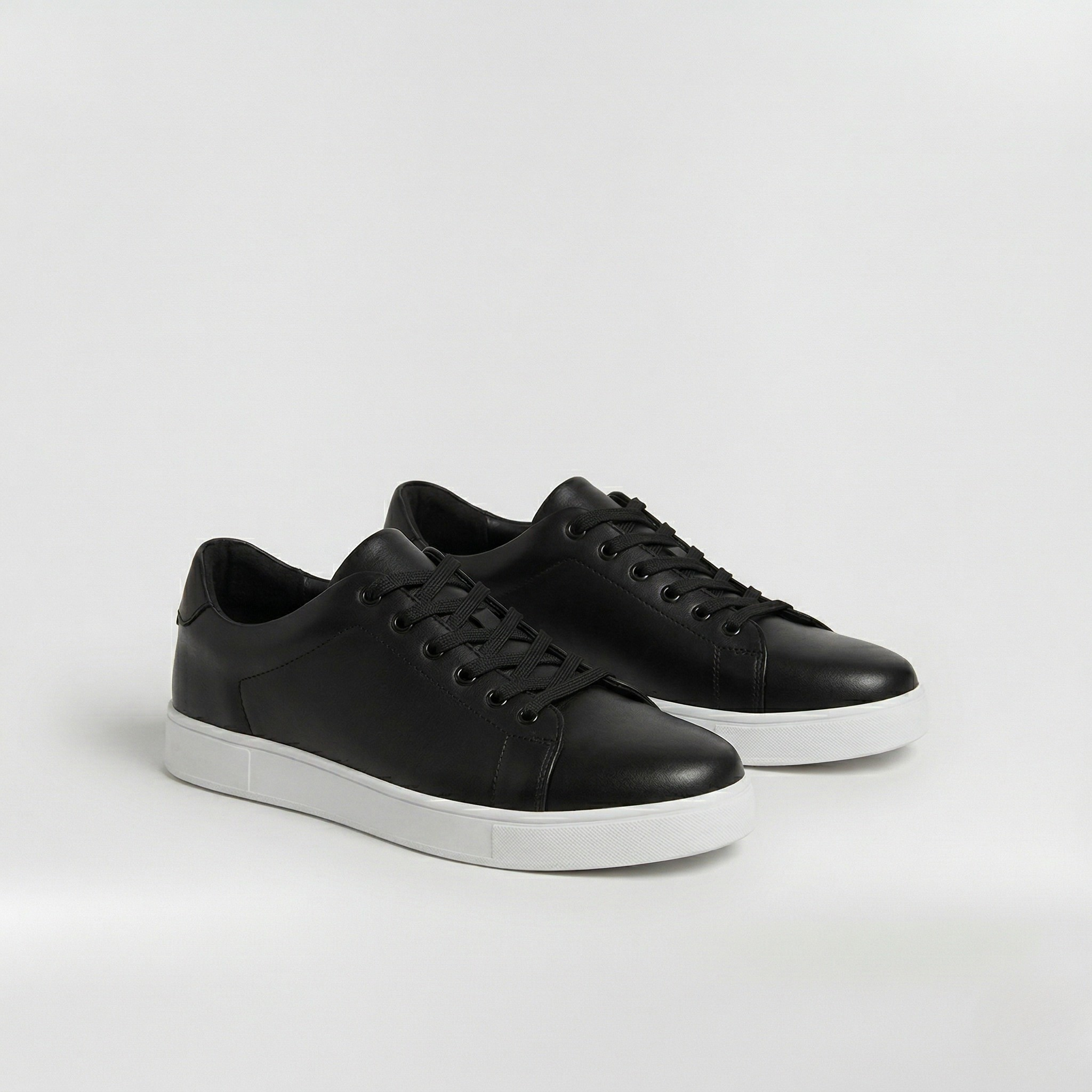 Lædersneakers til mænd med snørelukning og komfortabelt design til hverdagsbrug