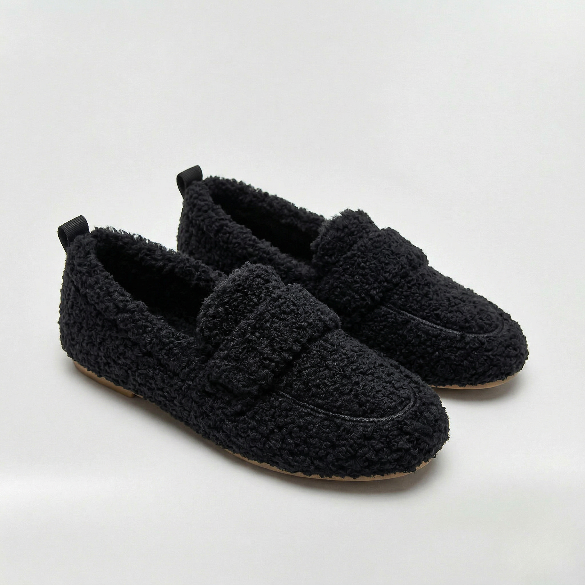 Bløde plyshjemmesko til kvinder med varm foring og komfortabel pasform til hverdagsbrug