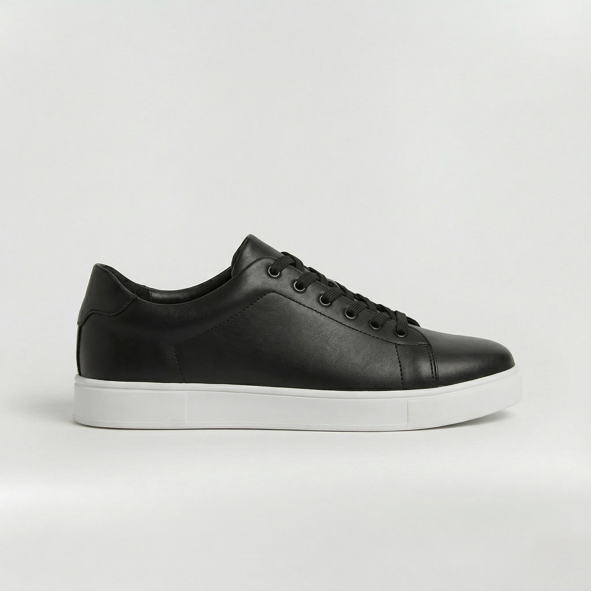 Lædersneakers til mænd med snørelukning og komfortabelt design til hverdagsbrug