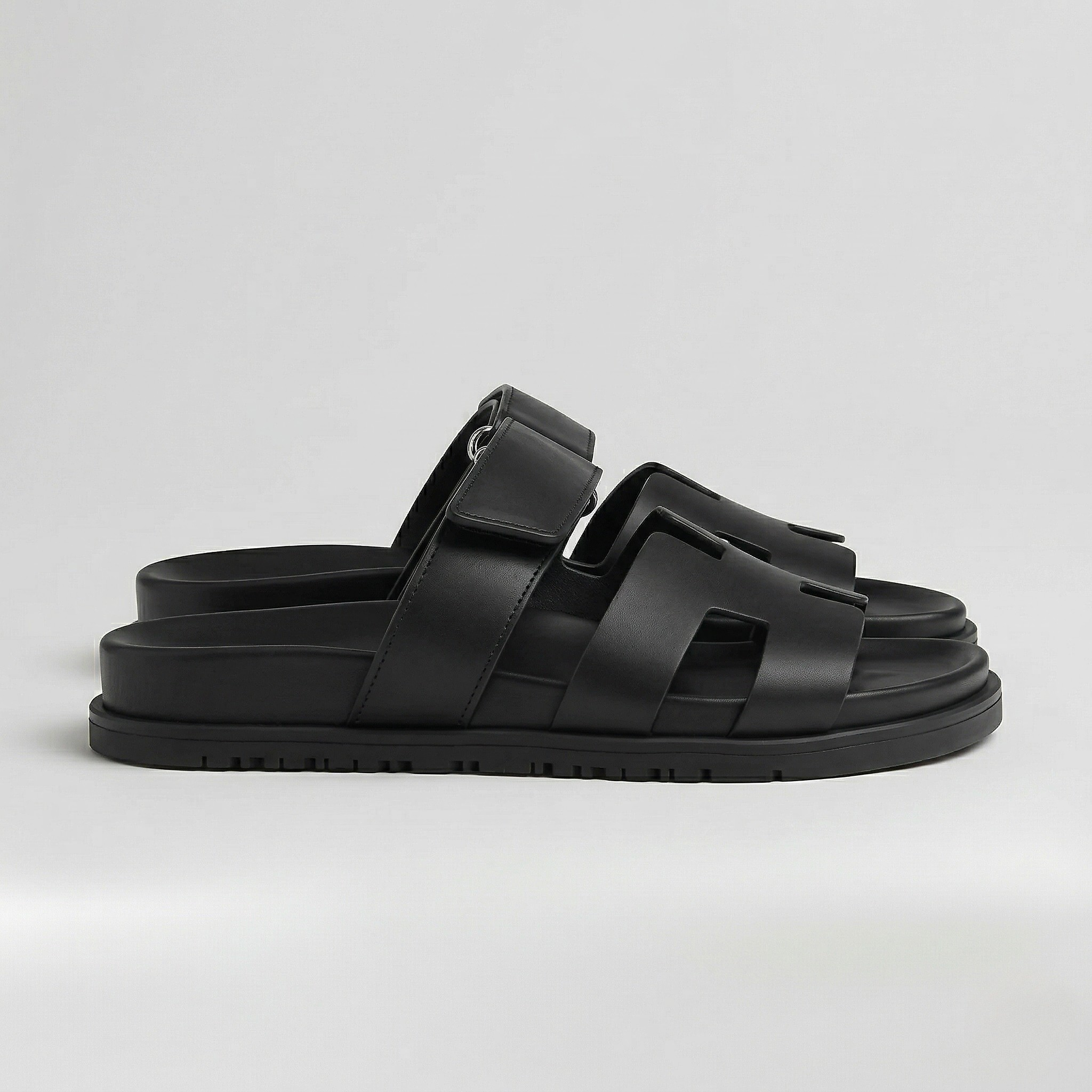 Komfortable hjemmesandaler til mænd med åbent design og let pasform til hverdagsbrug