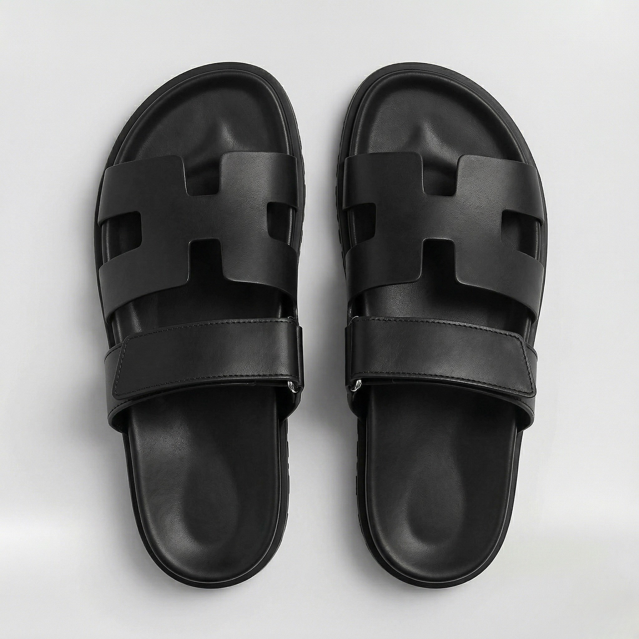 Komfortable hjemmesandaler til mænd med åbent design og let pasform til hverdagsbrug