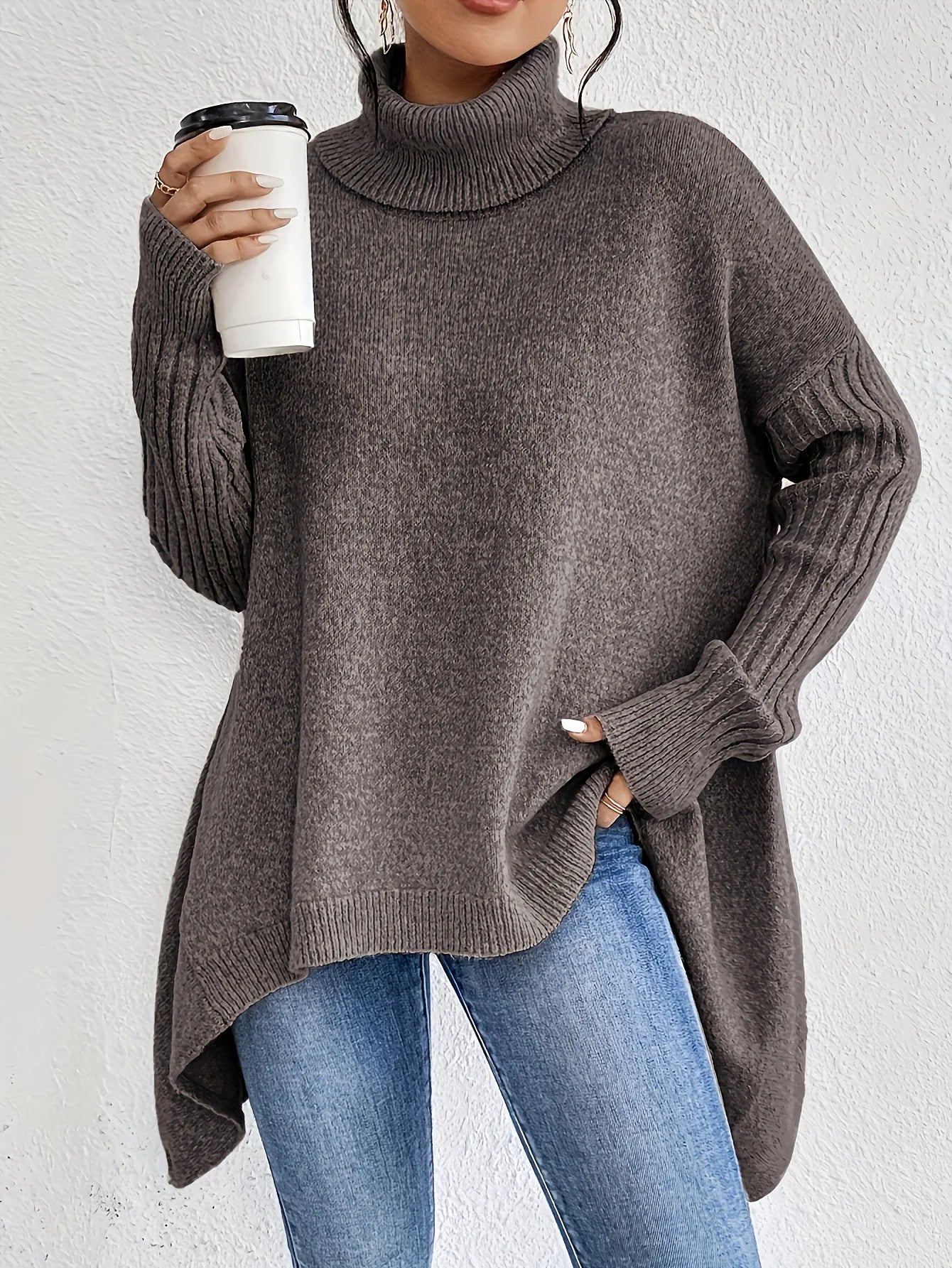 Oversized Rullekravestrik til Kvinder med Asymmetrisk Kant