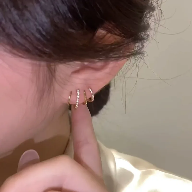 Dame Øreringe med Flere Ringe – Elegant Hoop Design i Guld eller Sølv