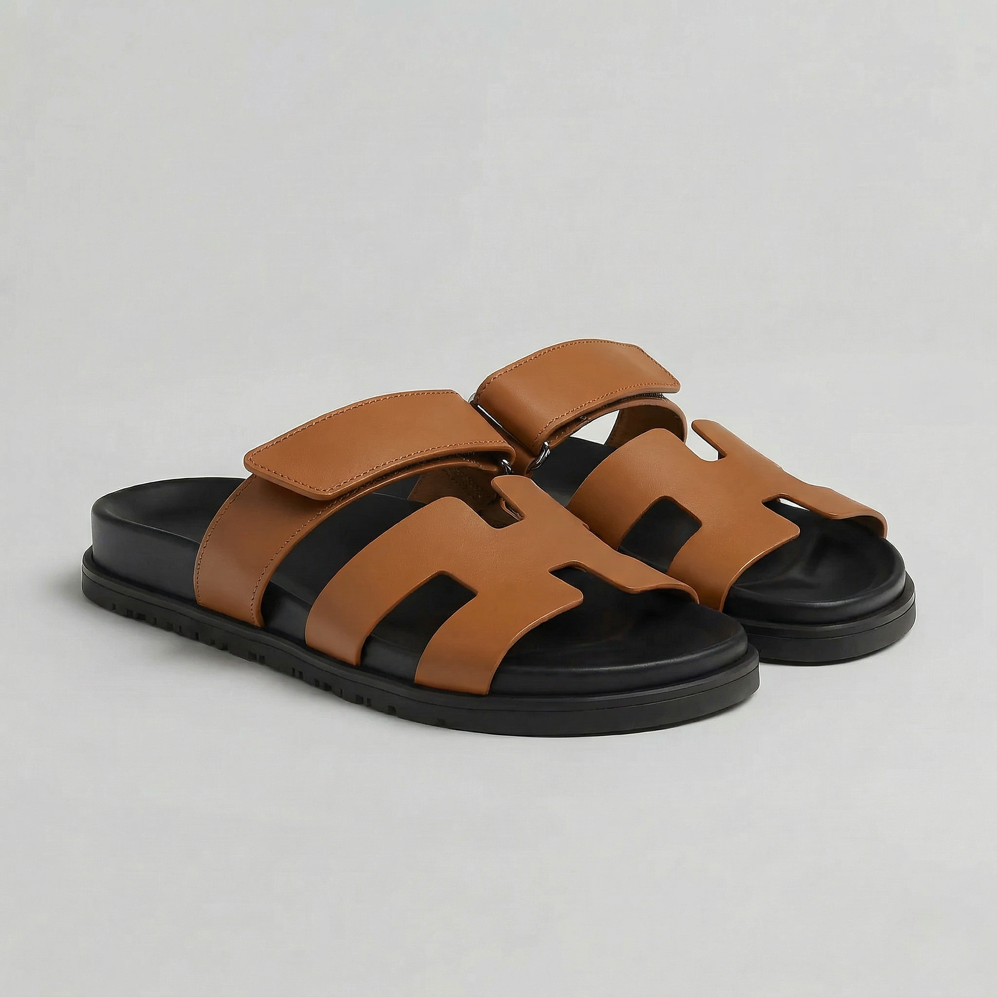 Komfortable hjemmesandaler til mænd med åbent design og let pasform til hverdagsbrug