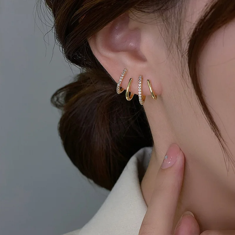 Dame Øreringe med Flere Ringe – Elegant Hoop Design i Guld eller Sølv