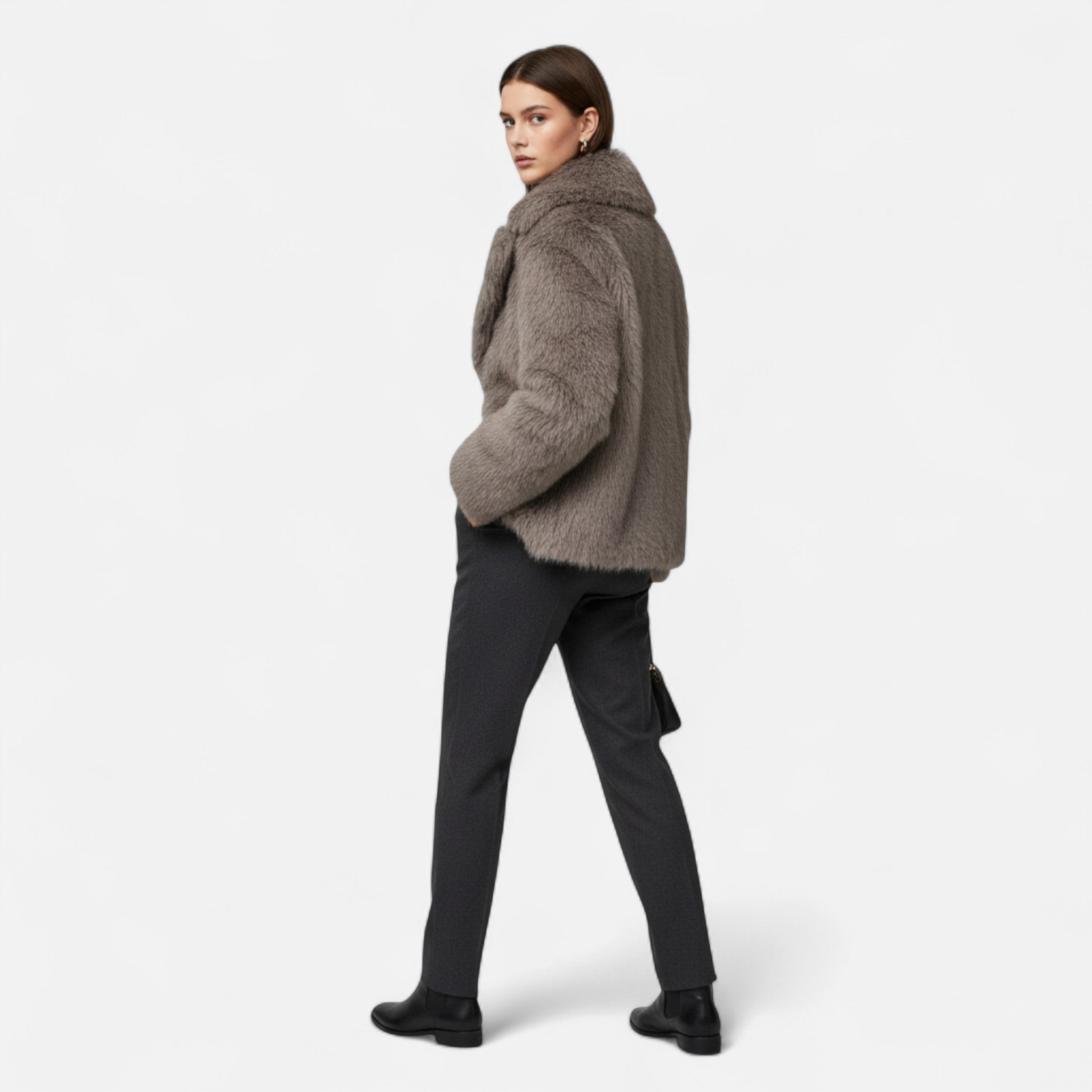 Faux fur-jakke til dame med klassisk krave