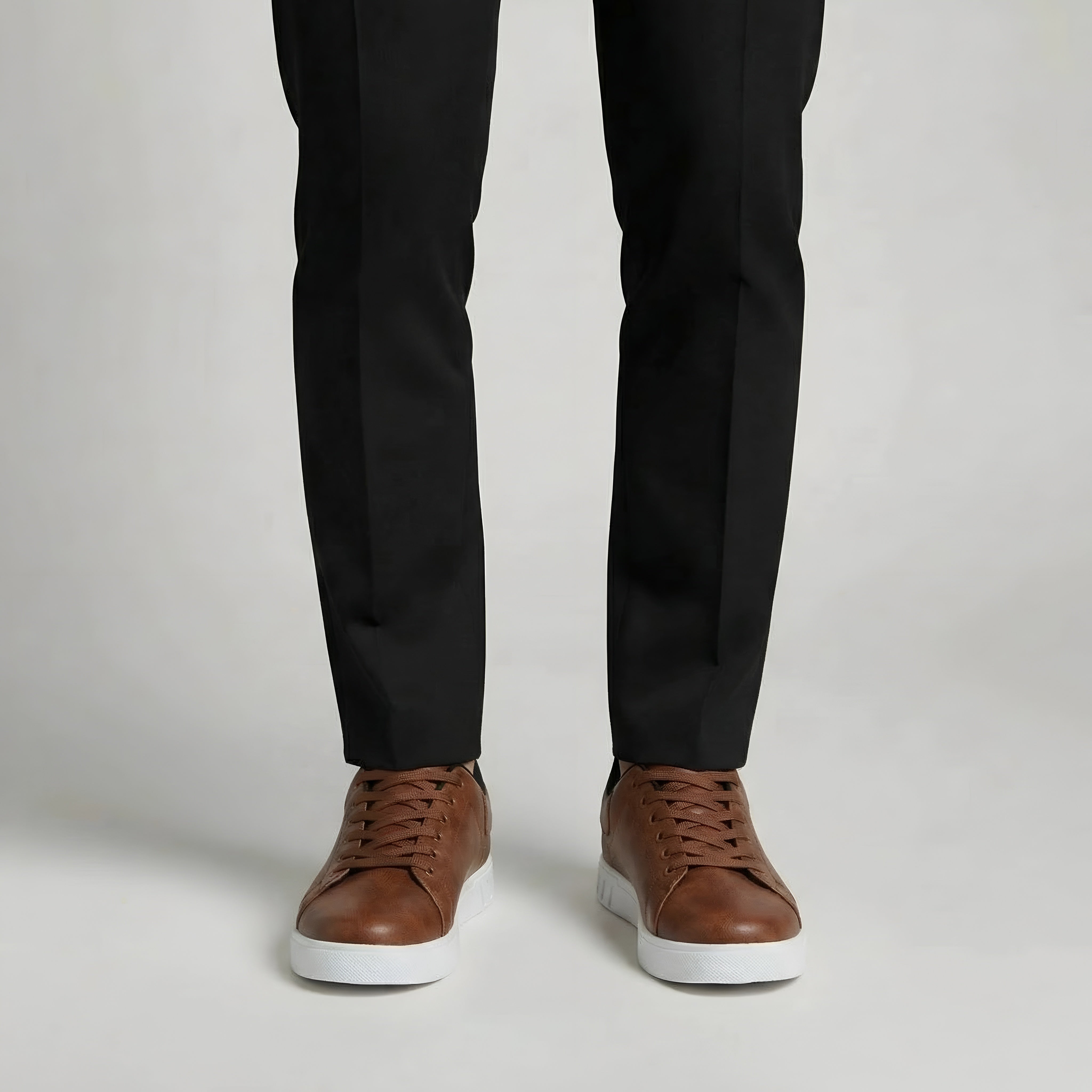 Herres lædersneakers med snørebånd, lav top og komfortabelt hverdagsbrug