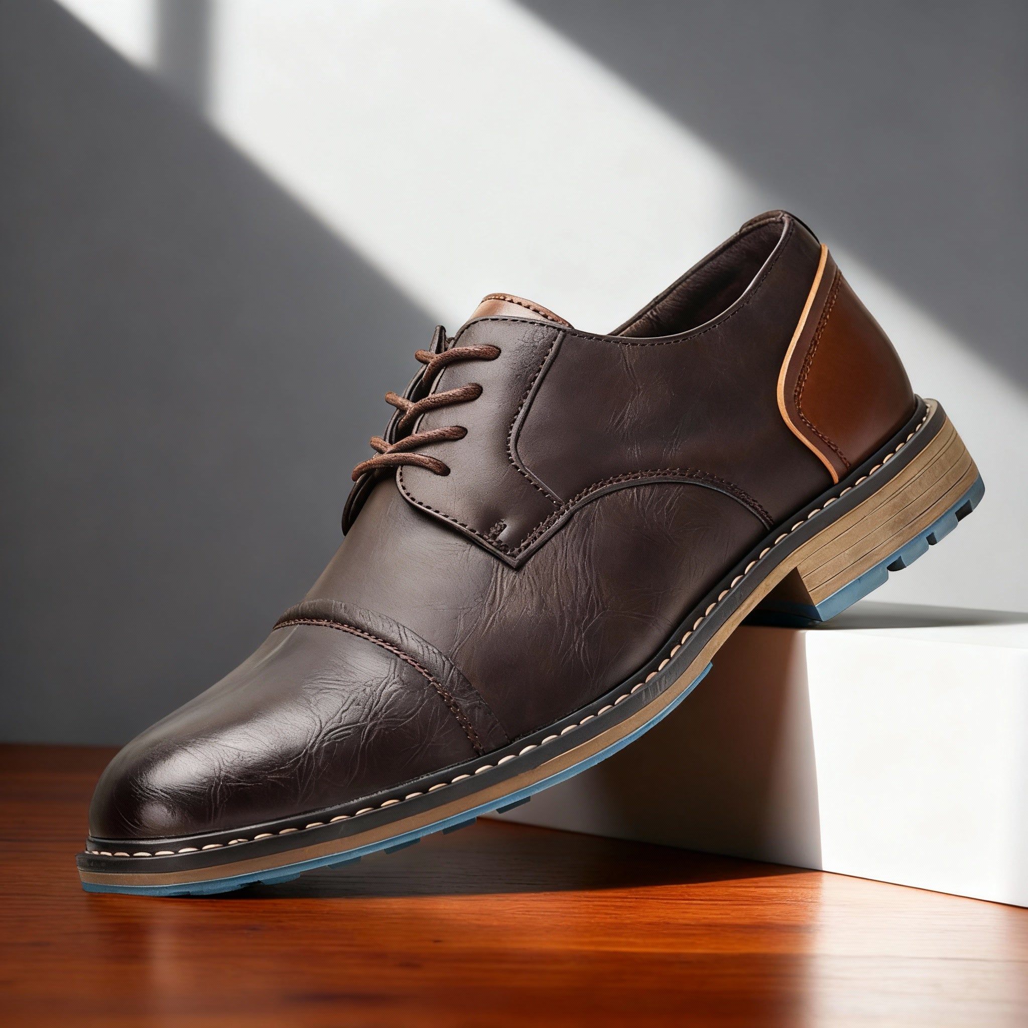 Derby Geoffrey Scott con punta a T
