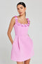 Vestido corto sin mangas rosa claro con corte floral