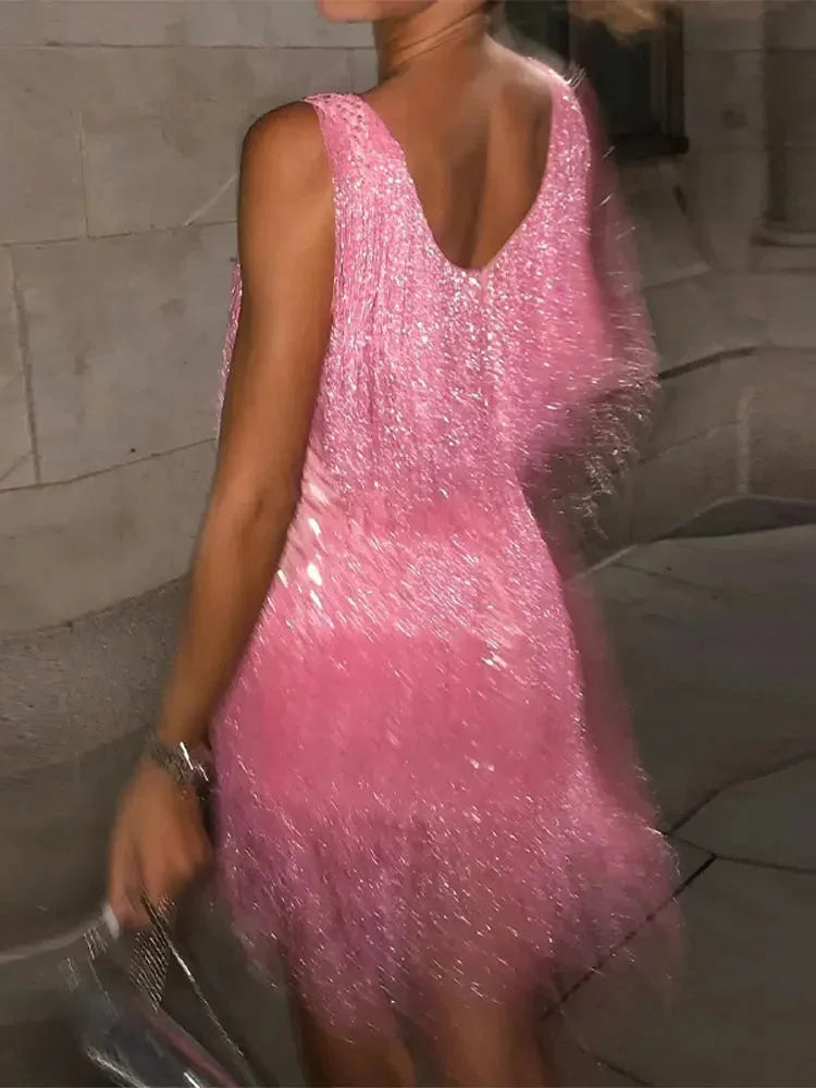 Short evening dress with sparkling fringes and sleeveless