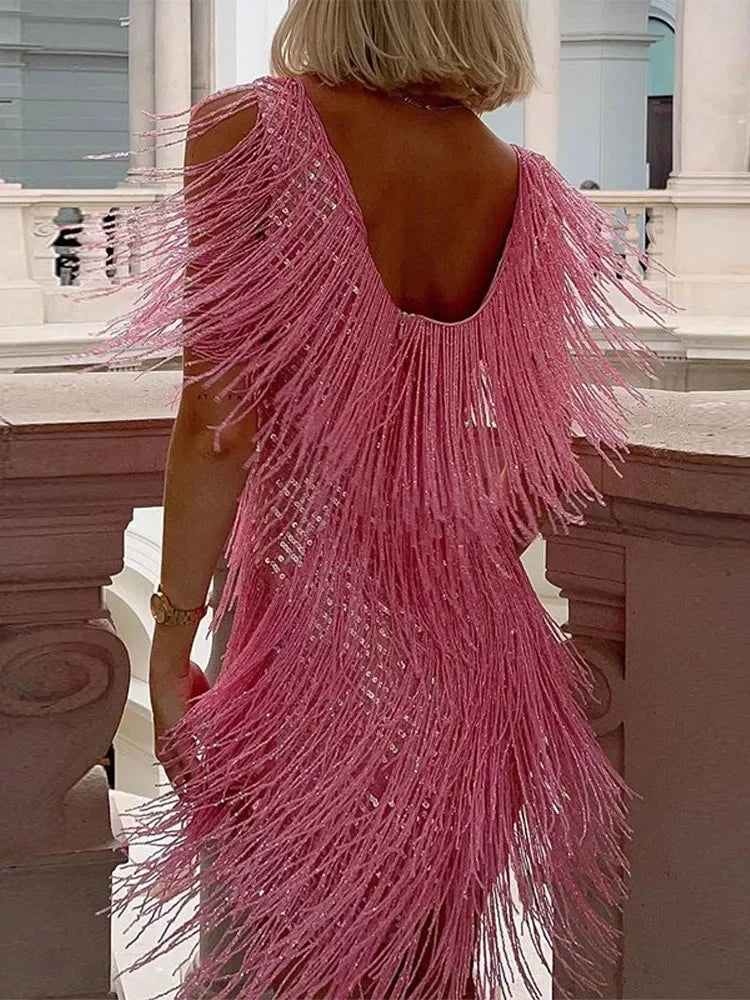 Short evening dress with sparkling fringes and sleeveless