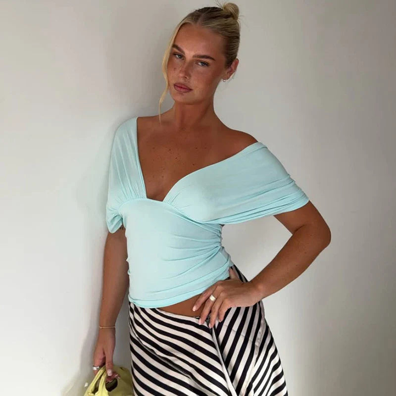 Dámský top s halter výstřihem a odhalenými zády