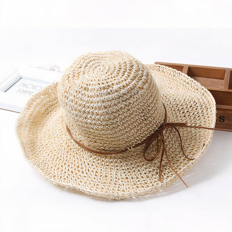 Women's Wide-Brimmed Braided Straw Hat